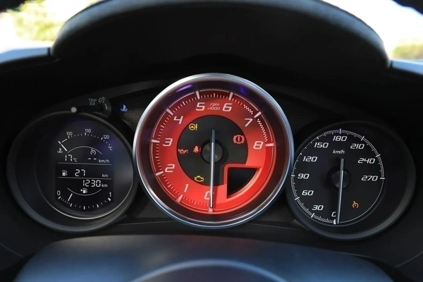 Imagine model: Abarth 124 Spider (348) (2016 - P)