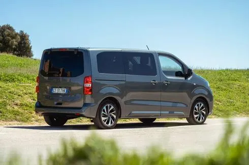 Imagine model: Fiat Scudo 3 Bus (506 507) facelift (2023 - P)