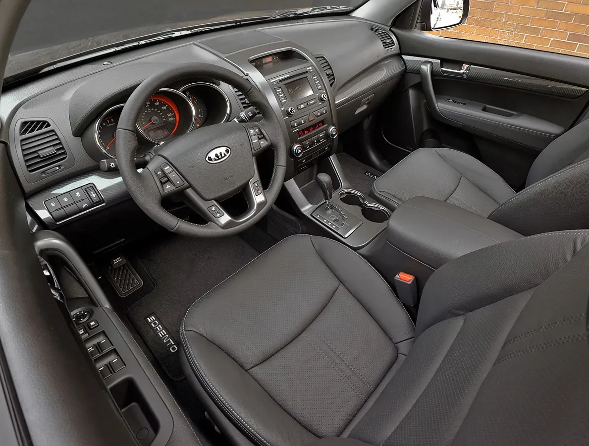 Imagine model: Kia Sorento 2 (XM) (2009 - 2012)