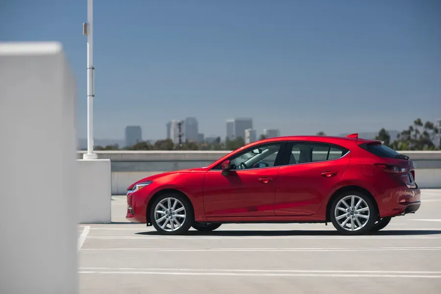 Imagine model: Mazda 3 3 (BM BN) facelift (2016 - 2019)