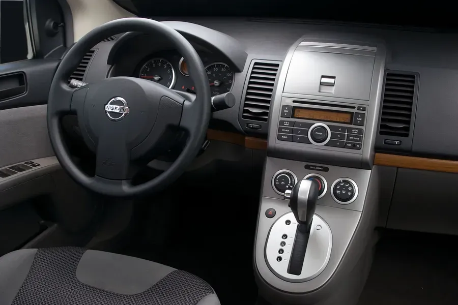 Imagine model: Nissan Sentra 6 (B16) (2006 - 2010)