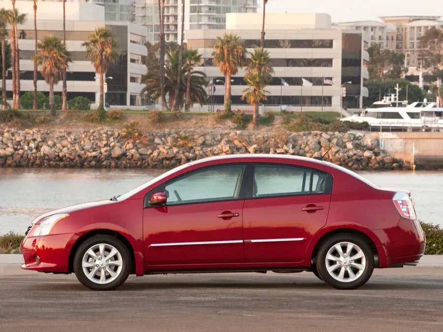 Imagine model: Nissan Sentra 6 (B16) facelift (2010 - 2013)