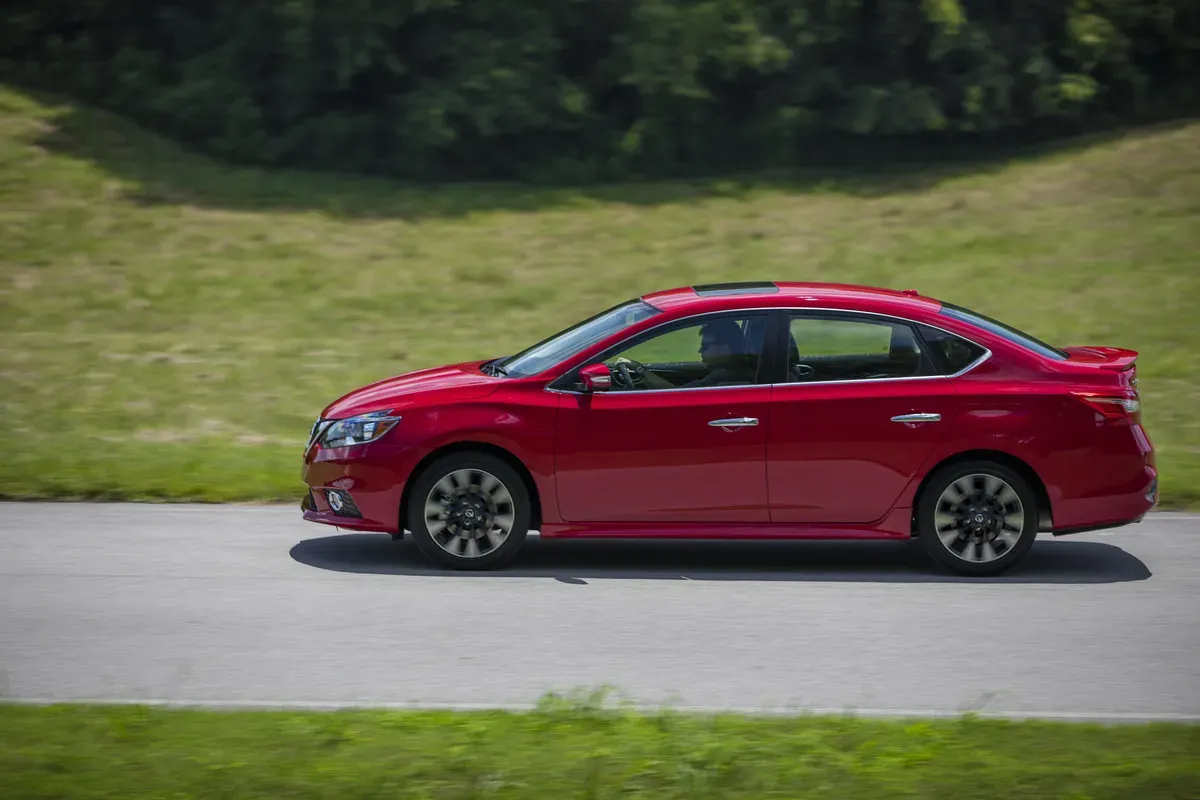 Imagine model: Nissan Sentra 7 (B17) facelift (2016 - 2019)
