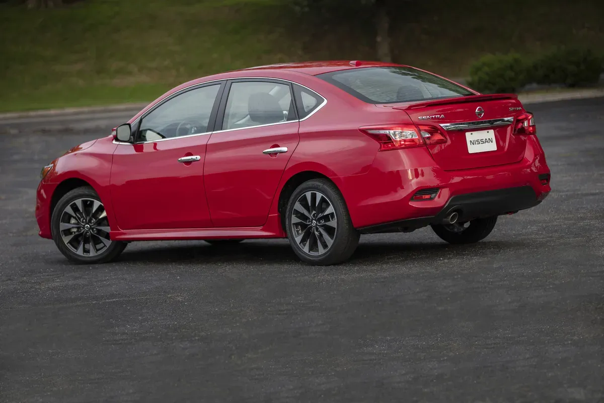 Imagine model: Nissan Sentra 7 (B17) facelift (2016 - 2019)