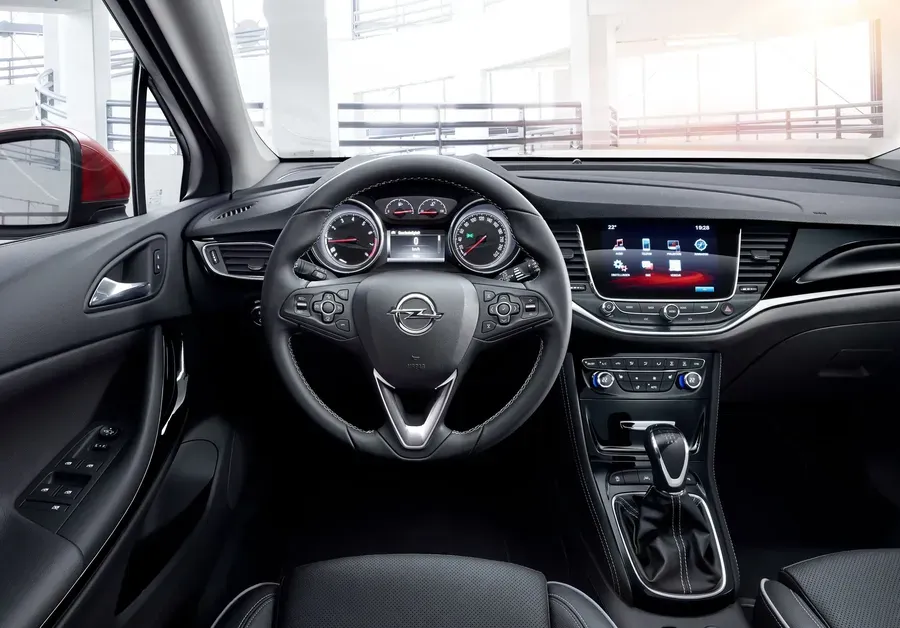 Imagine model: Opel Astra 5 (K) (B16) (2015 - 2019)