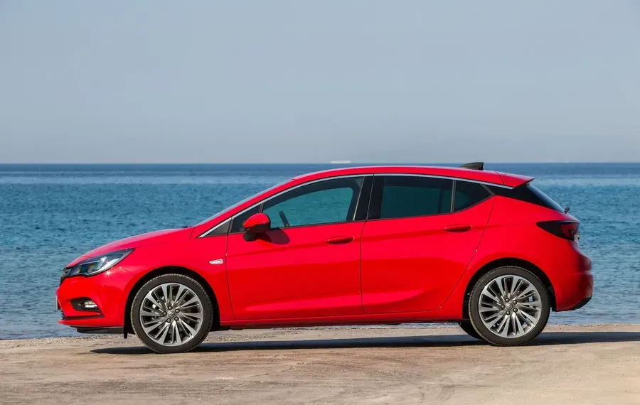 Imagine model: Opel Astra 5 (K) (B16) (2015 - 2019)