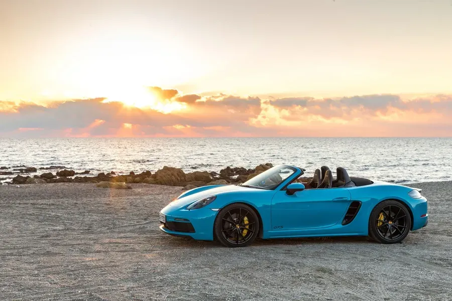 Imagine model: Porsche 718 Boxster 4 (982) (2016 - P)