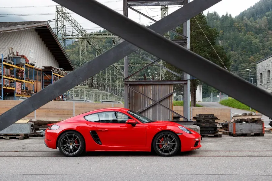 Imagine model: Porsche 718 Cayman 3 (982) (2016 - P)