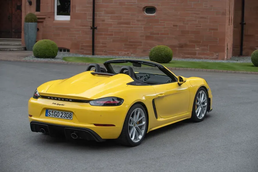 Imagine model: Porsche 718 Spyder 4 (982) (2019 - P)