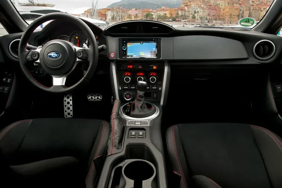 Imagine model: Subaru BRZ 1 (ZC6) facelift (2016 - 2021)