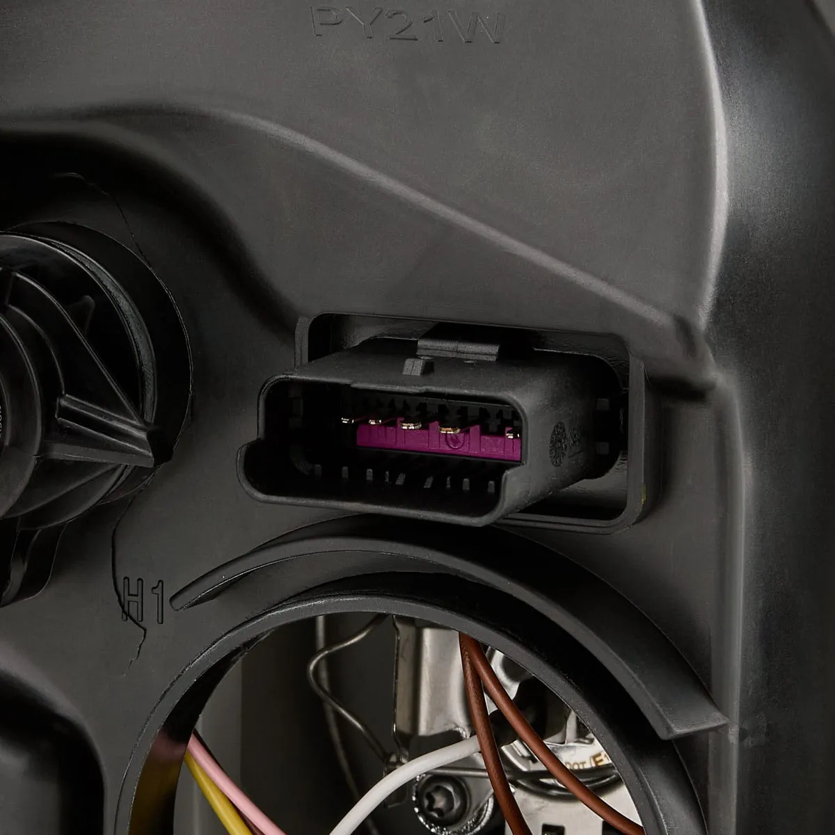 Imagine produs: Far stanga pentru Dacia Duster H7/H1 H7 PY21W H1 Halogen MAGNETI MARELLI (712676512095)