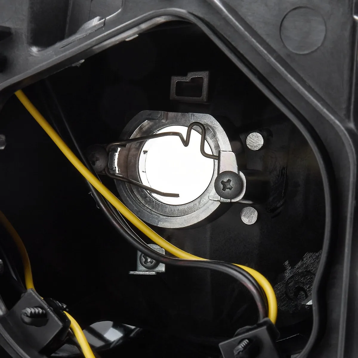 Imagine produs: Far dreapta pentru BMW X3 E83 H7/H7 alb TYC (20-0535-15-2)