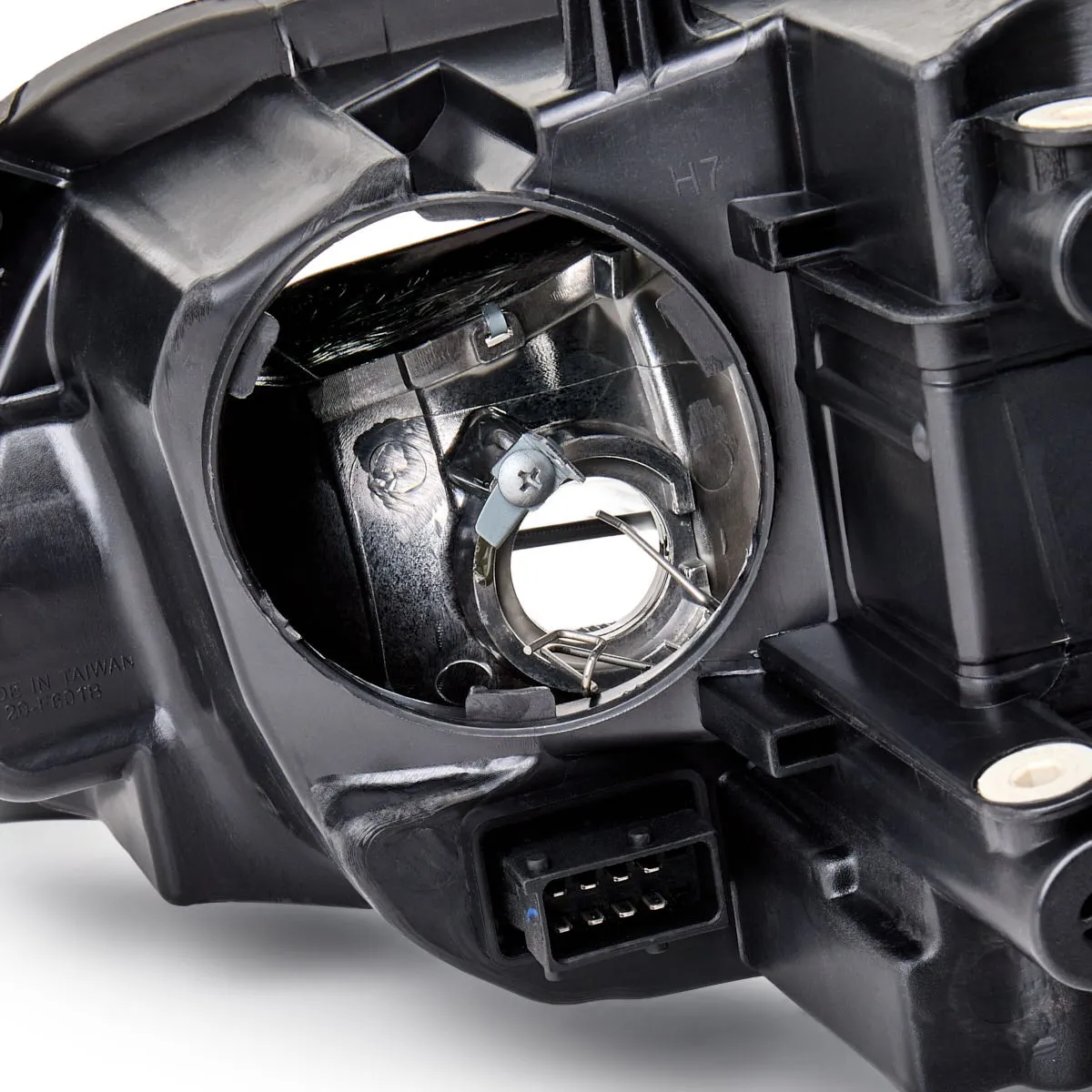 Imagine produs: Far dreapta potrivit pentru OPEL ASTRA J H7/H7 LED negru TYC (20-15601-06-2)